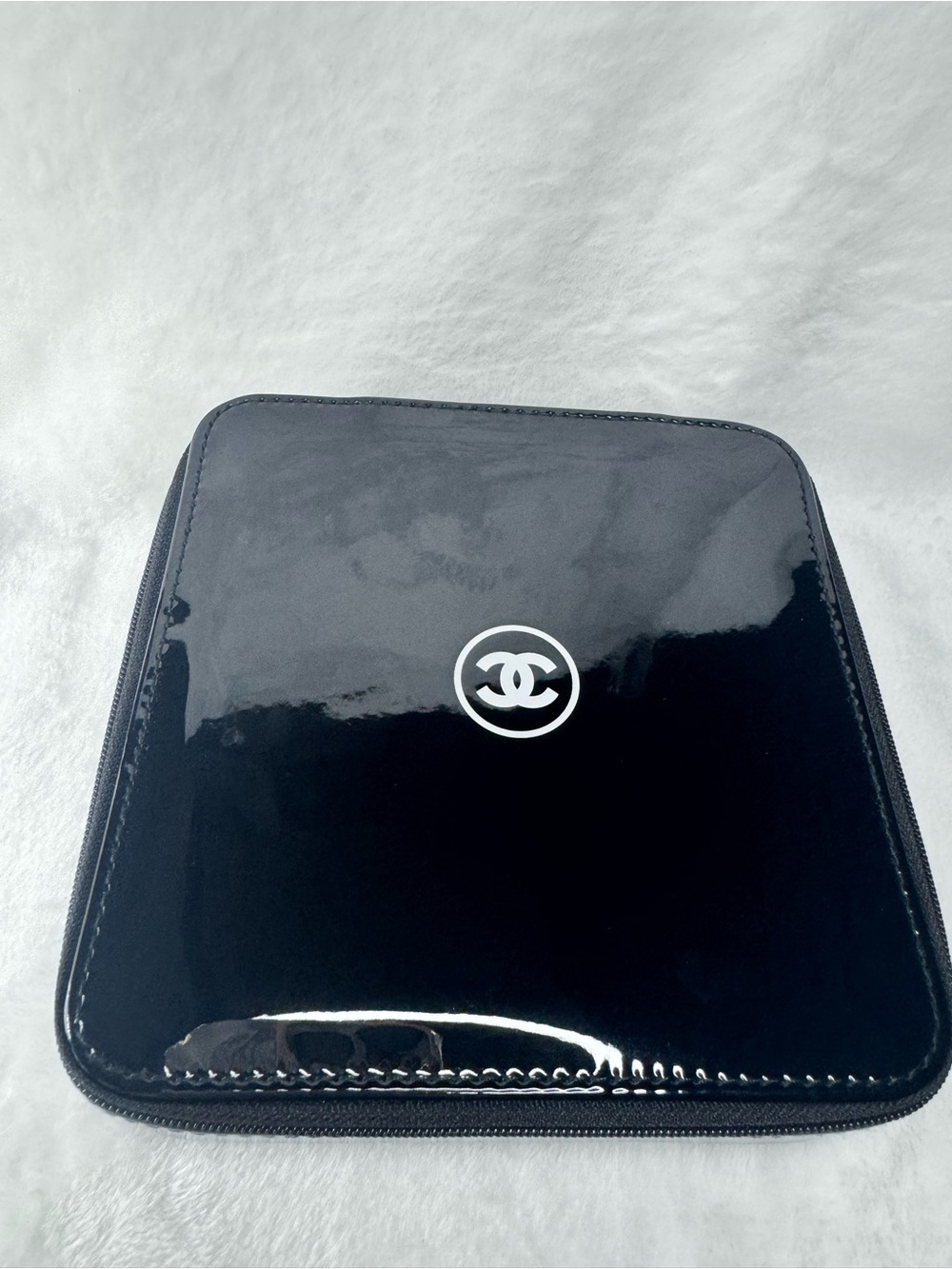 CHANEL Black Patent Cosmetic Case with White CC Emblem ‼️ No Box ‼️ - Picture 10 of 10